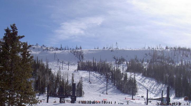 skiing